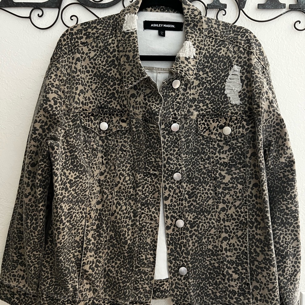 Cute distressed leopard print jacket!